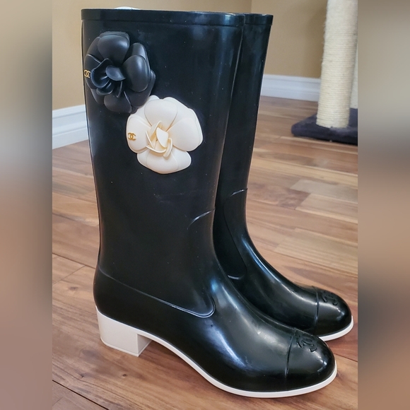 Chanel Rain Boots with Flowers - Picture 2 of 11